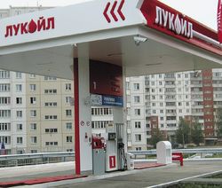 В ОКТЯБРЕ ЭТОГО ГОДА МТС совместно с ЛУКОЙЛ запустили в Перми проект «Быстрая заправка» — это первая в России бесконтактная система оплаты топлива на автозаправочных станциях с использованием технологии NFC Фото: «ЛУКОЙЛ» 