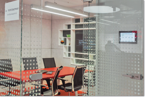 Возможности Digital Signage для бронирования переговорных