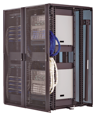 Применение претерминированных решений, блоков розеток Zero-U, различных систем разделения воздушных потоков в серверных шкафах Panduit позволяет полностью и максимально эффективно использовать пространство 19?