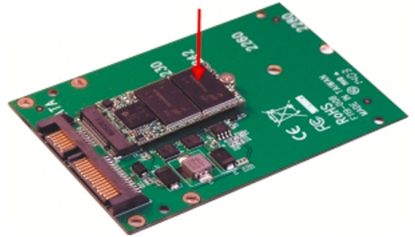 Рис. 7. Краевой соединитель на модуле M.2 вставляется в разъем на системной плате, а винт удерживает плату на месте