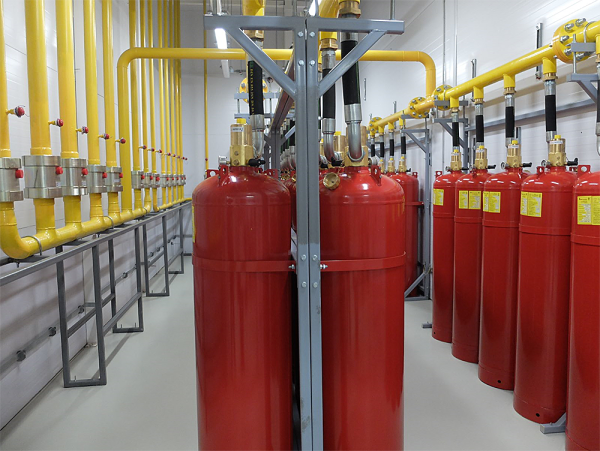 Все помещения с критической инфраструктурой — машинные залы, помещения с распределительными устройствами, электрощитовые и серверные — оснащены системой автоматического газового пожаротушения. В качестве тушащего вещества используется быстро испаряющаяся жидкость Novec 1230 («Сухая вода»), которая безвредна для человека, оборудования и окружающей среды (не разрушает озон и не создает парникового эффекта).