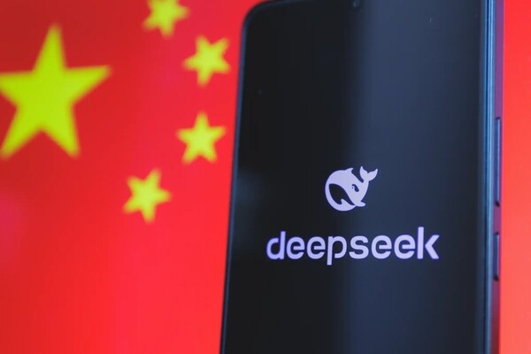 DeepSeek: китайская нейросеть, которая меняет правила игры