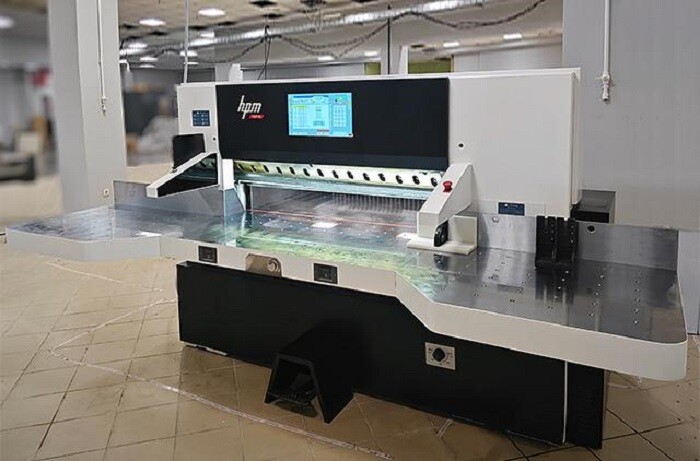 «Т-Системы» установила бумагорезательную машину HPM 137 S19 в Казани