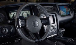 В Microsoft оснастили ретромобиль бортовым компьютером c Windows 8 и Kinect