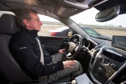 В 2015 году Cadillac выпустит автомобили с режимом автопилота