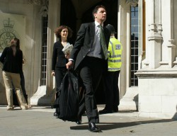 Джулиан Ассанж проиграл дело об экстрадиции