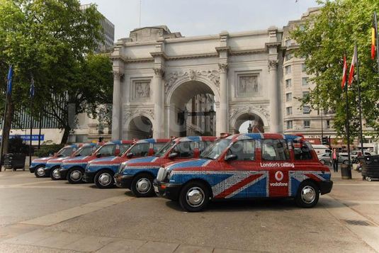 Microsoft оснащает лондонские такси бесплатным Wi-Fi - Vodafone