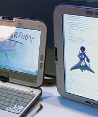 Intel не впервые оснащает Classmate PC поворотным экраном — подобное устройство уже выходило в 2008 году; новая модель отличается от предыдущей расширенной функциональностью