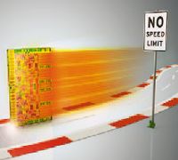 Первый шестиядерный процессор корпорации Intel для настольных компьютеров Core i7-980X Extreme Edition способен одновременно обрабатывать 12 потоков — по два на каждое ядро