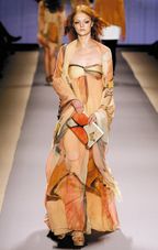 Самой заметной моделью стал нетбук Mini 210 в «дизайнерской» редакции, в разработке стиля которого приняла участие известный модельер Вивьен Тэм. Вдохновившись китайской сказкой о двух влюбленных бабочках, она украсила последними не только крышку нетбука, но и мышь