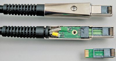 Рисунок 2. Тестовый штекер на основе печатной платы для кабельного сканера DTX PLA002 компании Fluke Networks.