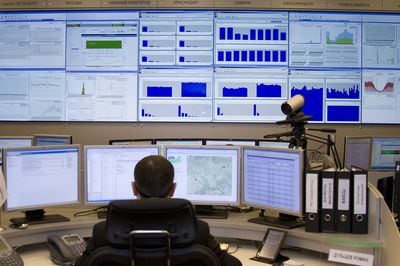 Подобные ситуационные центры должны появиться у всех российских операторов мобильной связи.