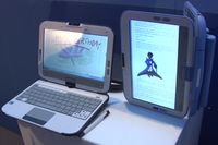 Intel не впервые оснащает Classmate PC поворотным экраном - подобное устройство уже выходило в 2008 году; новая модель отличается от предыдущей расширенной функциональностью