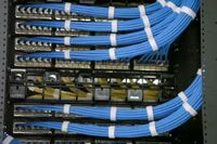 Как поясняют в Facebook, компания просто не может найти коммутаторы с достаточным количеством портов 10 Gigabit Ethernet, чтобы обеспечить оптимальную структуру сети